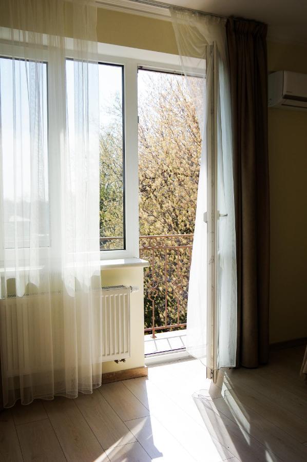 אודסה Chiernomorskie Apartamenty מראה חיצוני תמונה