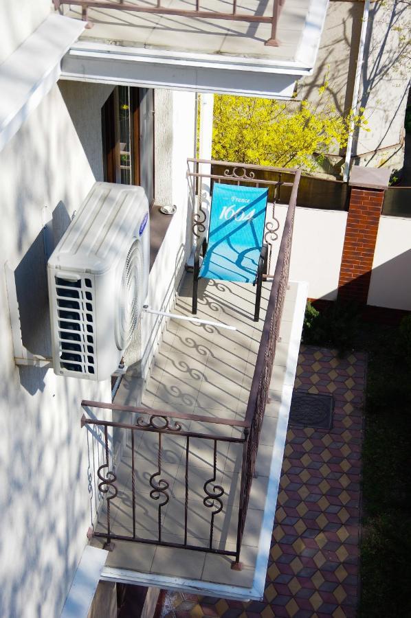 אודסה Chiernomorskie Apartamenty מראה חיצוני תמונה
