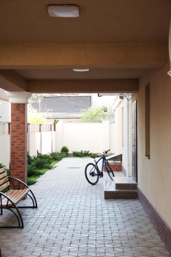 אודסה Chiernomorskie Apartamenty מראה חיצוני תמונה